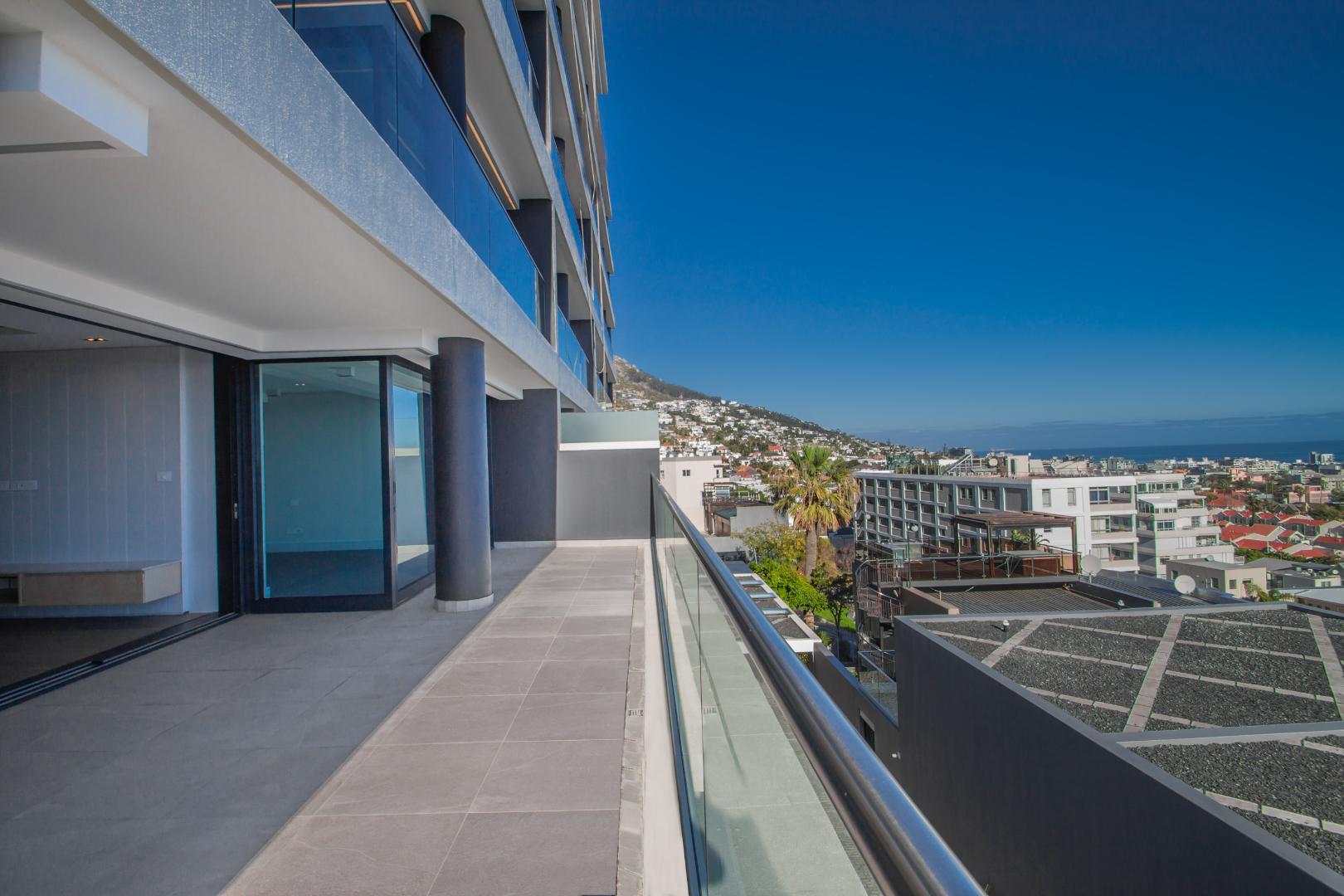 3 Bedroom Property for Sale in Sea Point Western Cape